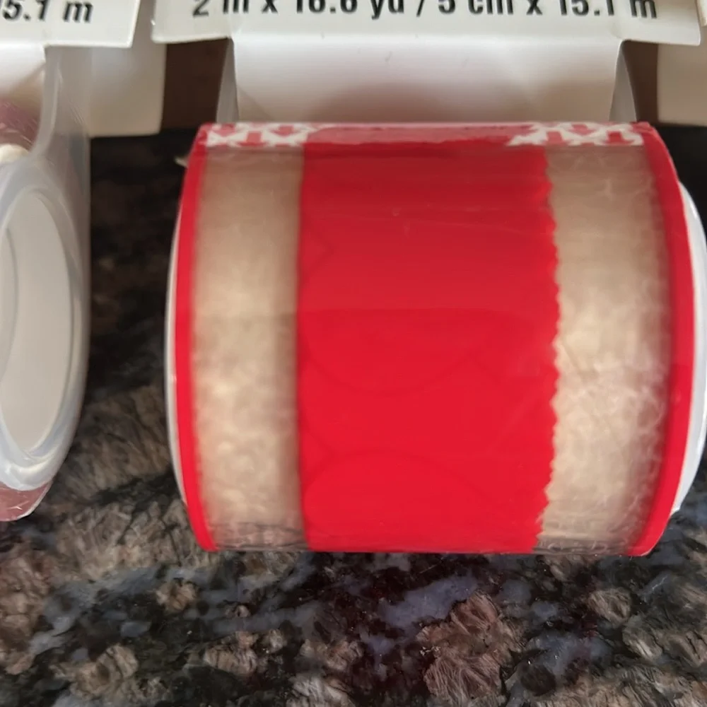 CELEBRATE IT VALENTINES SHIPPING TSPE SET OF 3 NWT